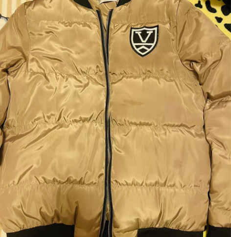 棒球棉服 M码 光线问题颜色是一样的 没穿...