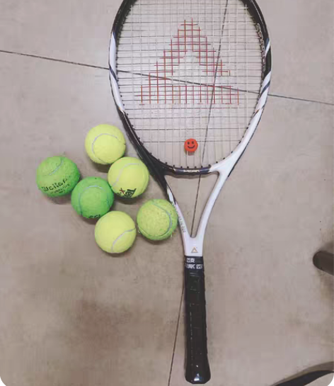包邮匹克网球拍＋网球，几乎全新只用了几次。...