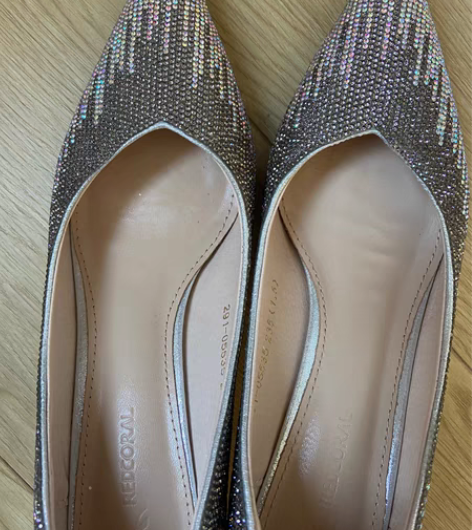 包邮红珊瑚水钻高跟鞋，银色款，很bling...