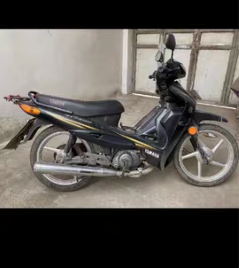 个人一手雅马哈摩托车，八成新，14000公...
