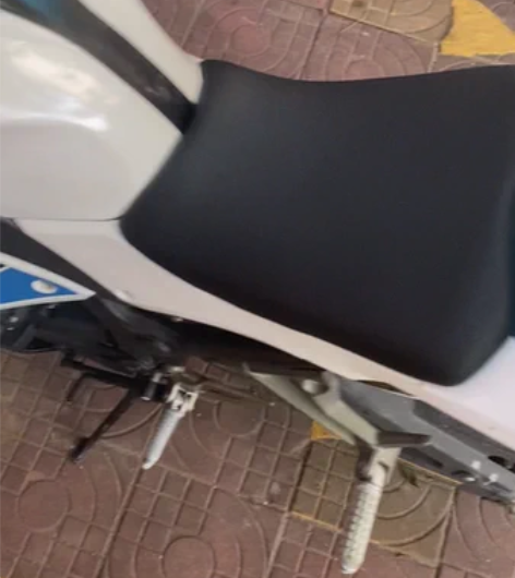 宝雕牌400cc双缸水冷机车，有极速锁16...