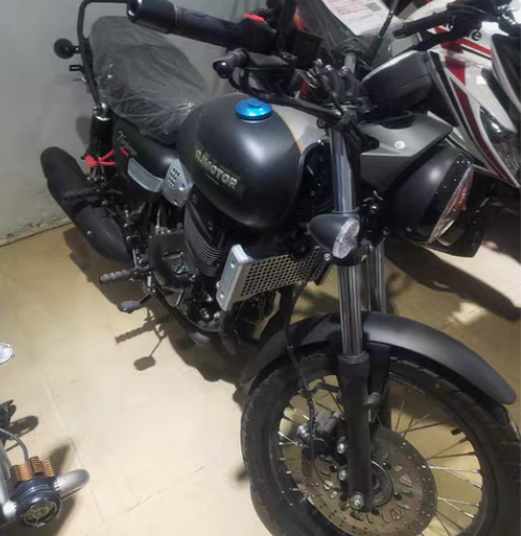 qi250 店里现车 欢迎摩友来看车 杜卡...