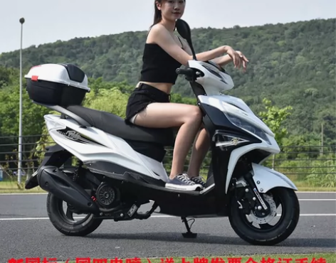 转卖全新国四宇雨钻125cc燃油摩托车电喷省油男女装… 感兴...