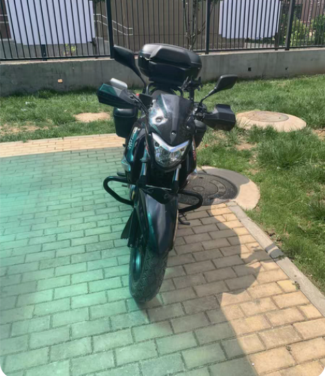 铃木摩托车  双缸水冷电喷  带三箱 私户...