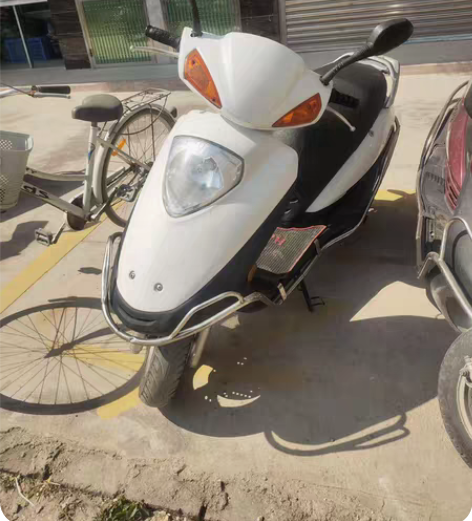 出条自己开的豪爵宇钻，车有力，省油，新新辣...