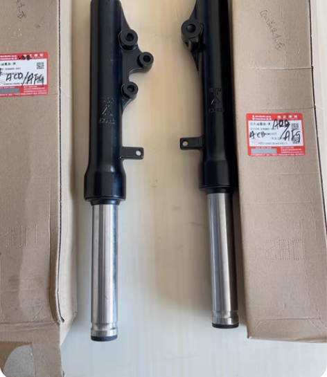 包邮全新原厂铃木红宝UM125T-C/A前...