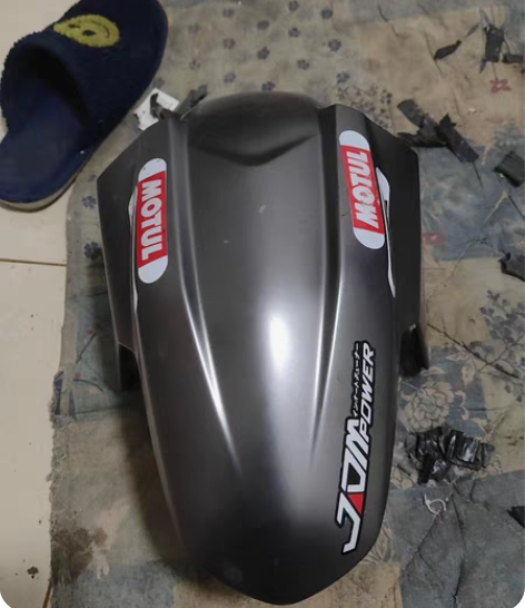 afr原车前挡泥板  没有破损只有一点小划...