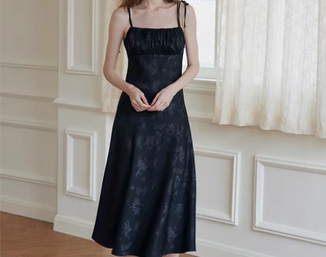 转卖法式复古吊带连衣裙女夏2022新款高级...