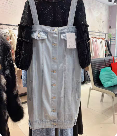 实体清仓全新牛仔背带裙吊带裙子短裙牛仔连衣...