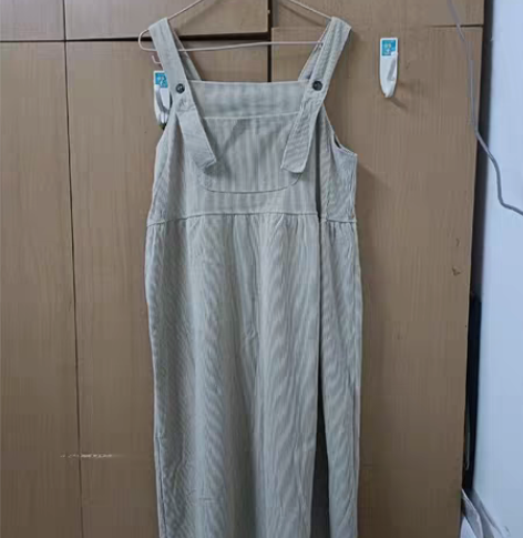 包邮灯芯绒 背带裙 由于拍照问题实物图颜色...