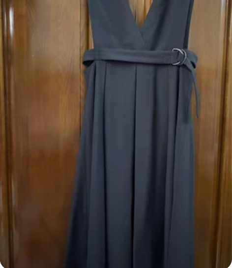 依恋,经典款校园背带裙,全新,160码,聚...