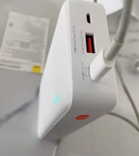 包邮倍思20W移动电源20000毫安充电宝...