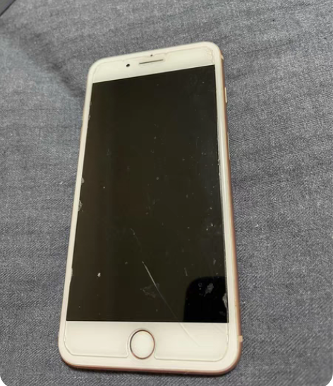 iphone8plus 64G，贴膜使用屏...