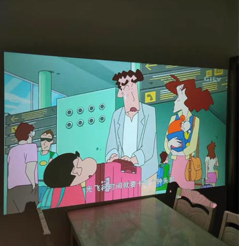 包邮出售一台投影仪家用卧室手机投屏超高智能...