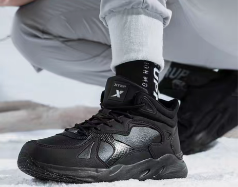 转卖特步男鞋2021秋冬皮面高帮棉鞋加绒保...