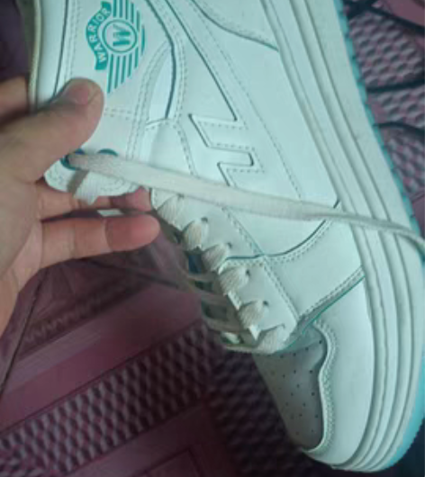 回力鞋 老牌子  喜欢的拿走 价格可以商量...