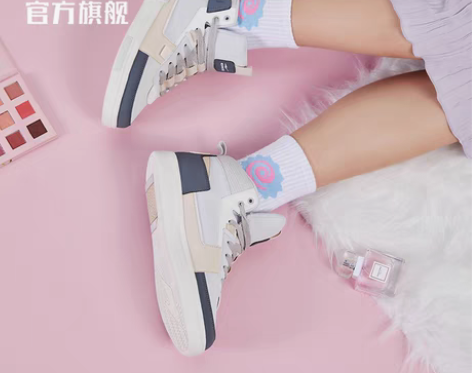 转卖鸿星尔克女鞋2021秋冬新款透气小白鞋...