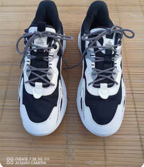 44码，匹克运动鞋8成新以上  成色仔细看...