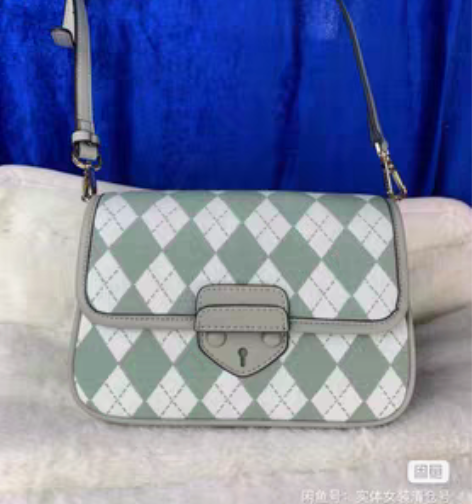 包邮稻草人包包棋盘格小方包单肩斜挎包轻便休...