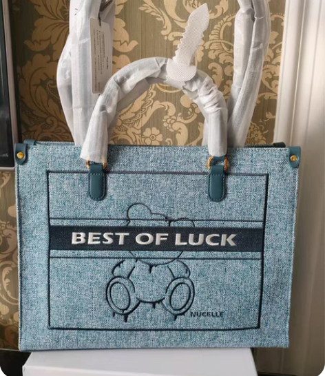 纽芝兰全新托特包。官网有的颜色都有。大版小...