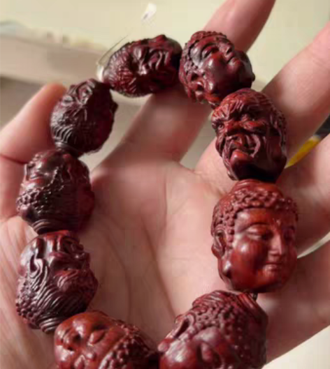 小叶紫檀  一念神魔机雕加手工 感兴趣的话...