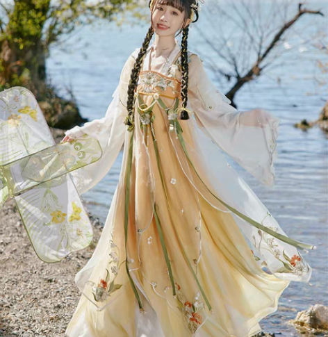 ?十三余蔡文姬花朝如约xs码大全套出租汉服...