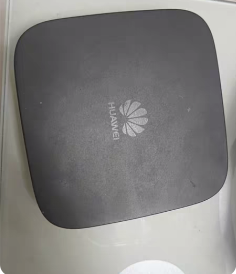 出手电视机顶盒一个，华为悦盒，型号EC61...