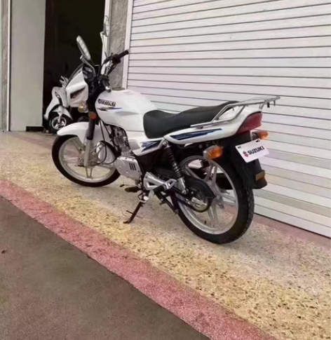 二手摩托车到货精品，铃木钻豹王，整车非常完...