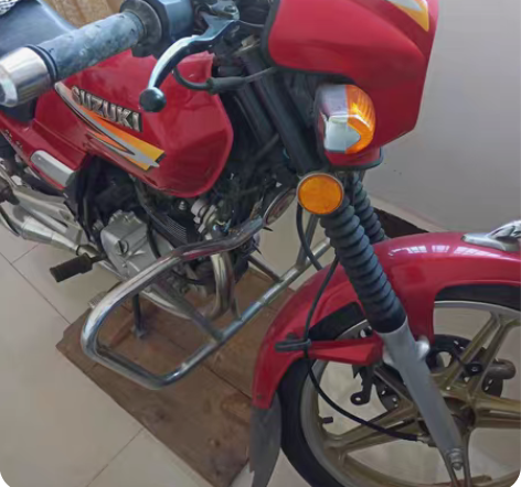 铃木钻豹电喷，车头带豹标 车子99新 父亲...