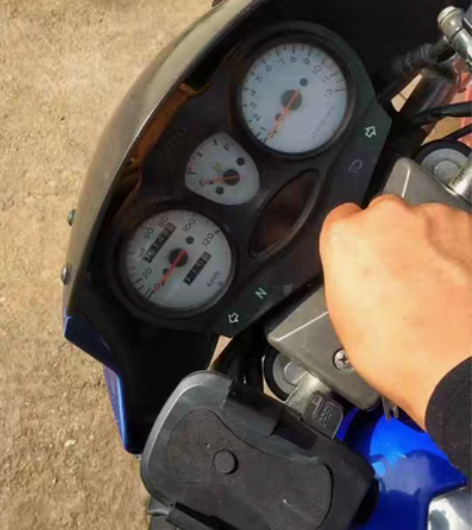 钻豹骑着很顺留，一点暗病也没有，到手不用花...