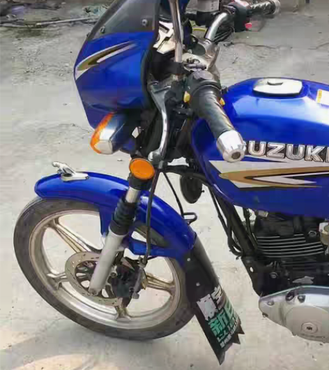 钻豹125摩托车成色不用我说，自己看发动机...