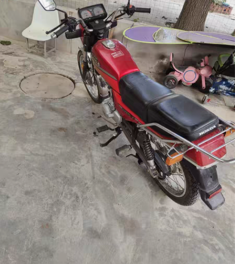 03年五羊本田125，成色靚，电启动，自带...