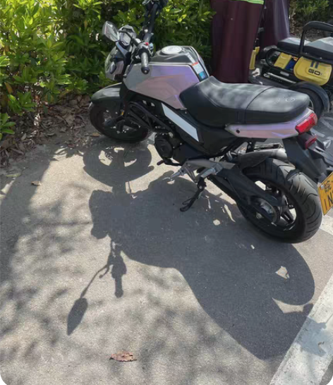 春风狒狒摩托车九成新，一千多一点公里，20...