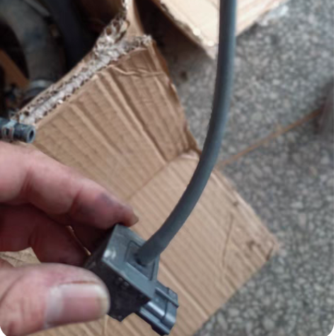 包邮11年铃木隼四缸负压传感器原装拆车，功...