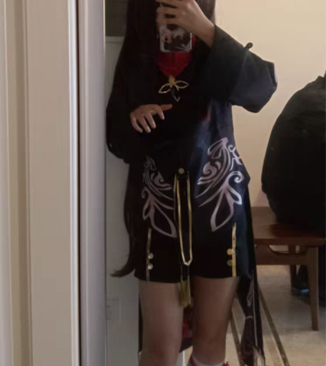 胡桃cos服 直出 s码，我158 92斤...