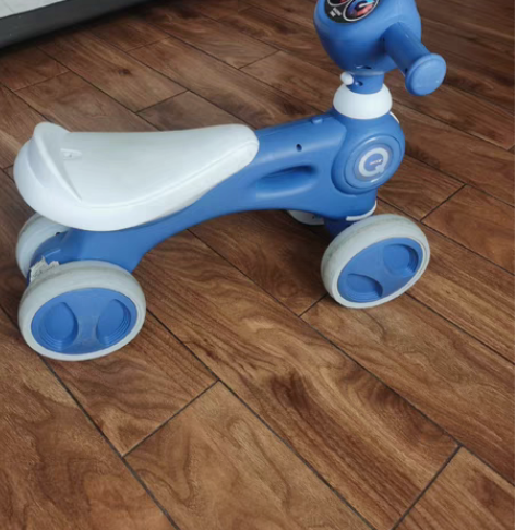 儿童无脚踏滑行溜溜车，带音乐 骑起来特别溜...