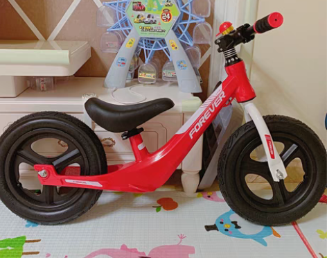 包邮实体店关门永久等牌子儿童平衡车最后几台...