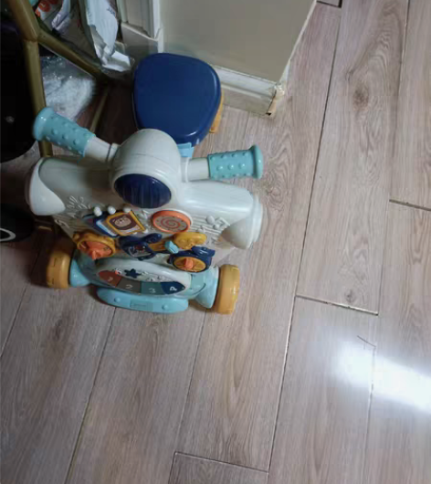 婴儿学步车，宝宝非常喜欢玩，孩子大了便宜出...