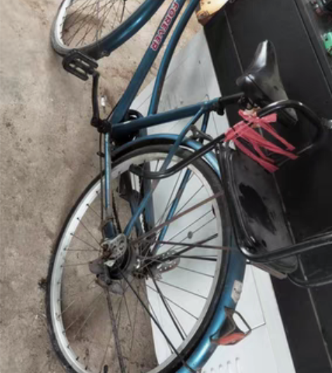 老上海永久自行车，古董级别了，正常骑，收拾...