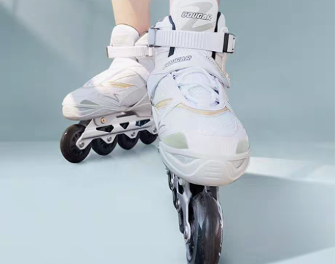 转卖美洲狮成人轮滑鞋大学生社团初学溜冰鞋成...