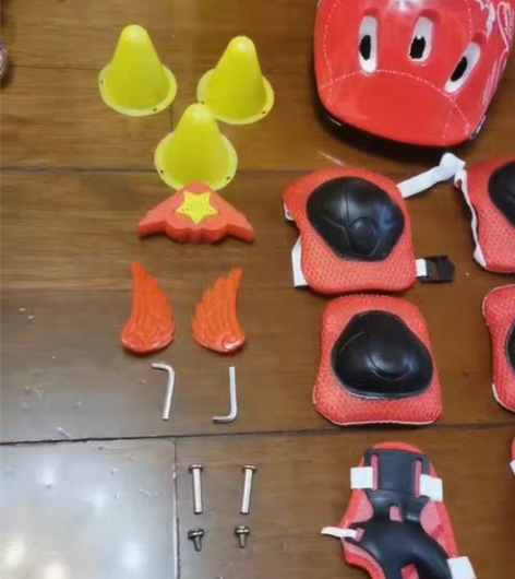 包邮溜冰馆倒闭处理儿童溜冰鞋【大小可调】闪...