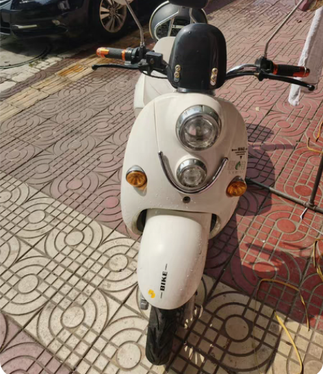 电动车60V还很新电池换过没跑过200公里...