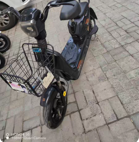 新蕾电动车 二手精品二手车搭载48伏铅酸电...