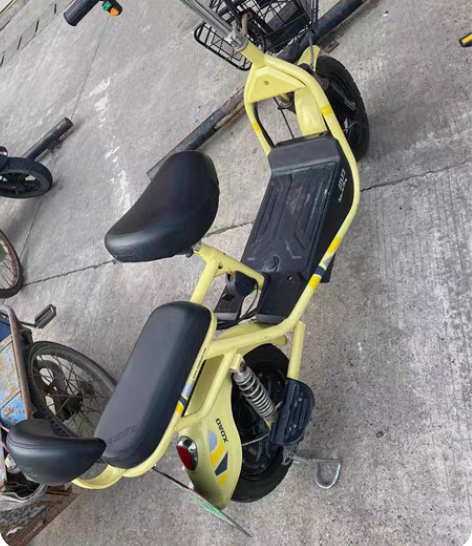 闲置小刀电动车，成色新，寻找有缘人 感兴趣...