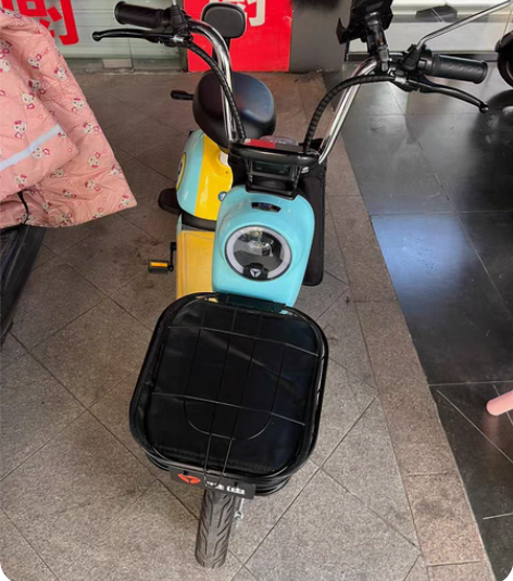 雅迪冠能乐思，48-12铅酸电池，续航30...