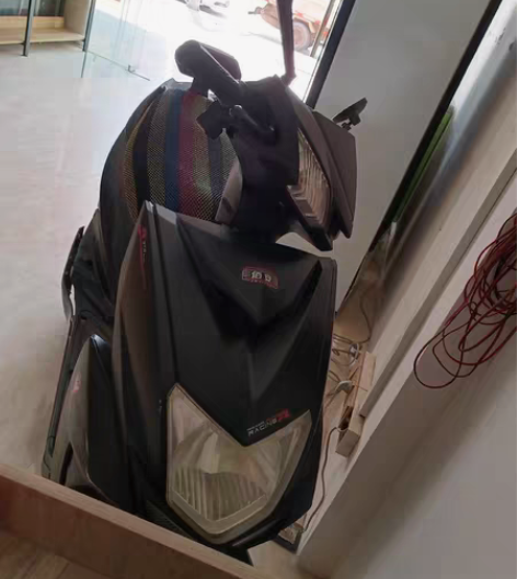 闲置电动车1380一台，侧边边条坏了需要更...