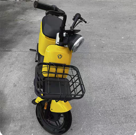 雅迪48V20A满电可以开30－40公里电...