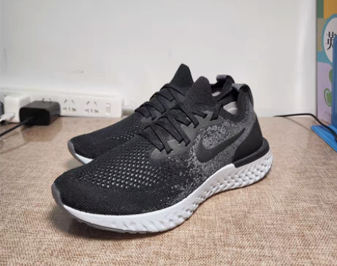 全新耐克跑步鞋Nike Epic Reac...