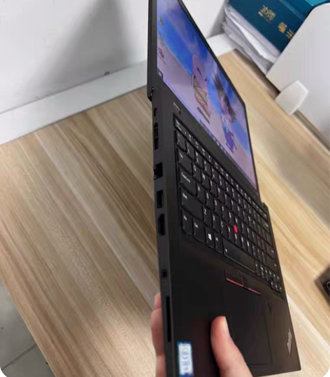 原价六千多的联想笔记本电脑办公九成新以上办...