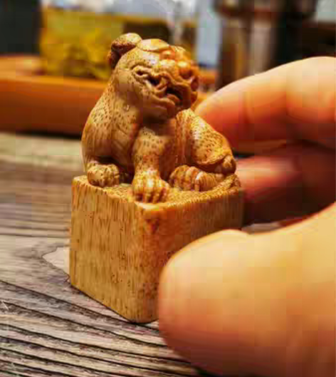 包邮竹雕竹刻， 杨国强作品，狮钮印章，竹色...